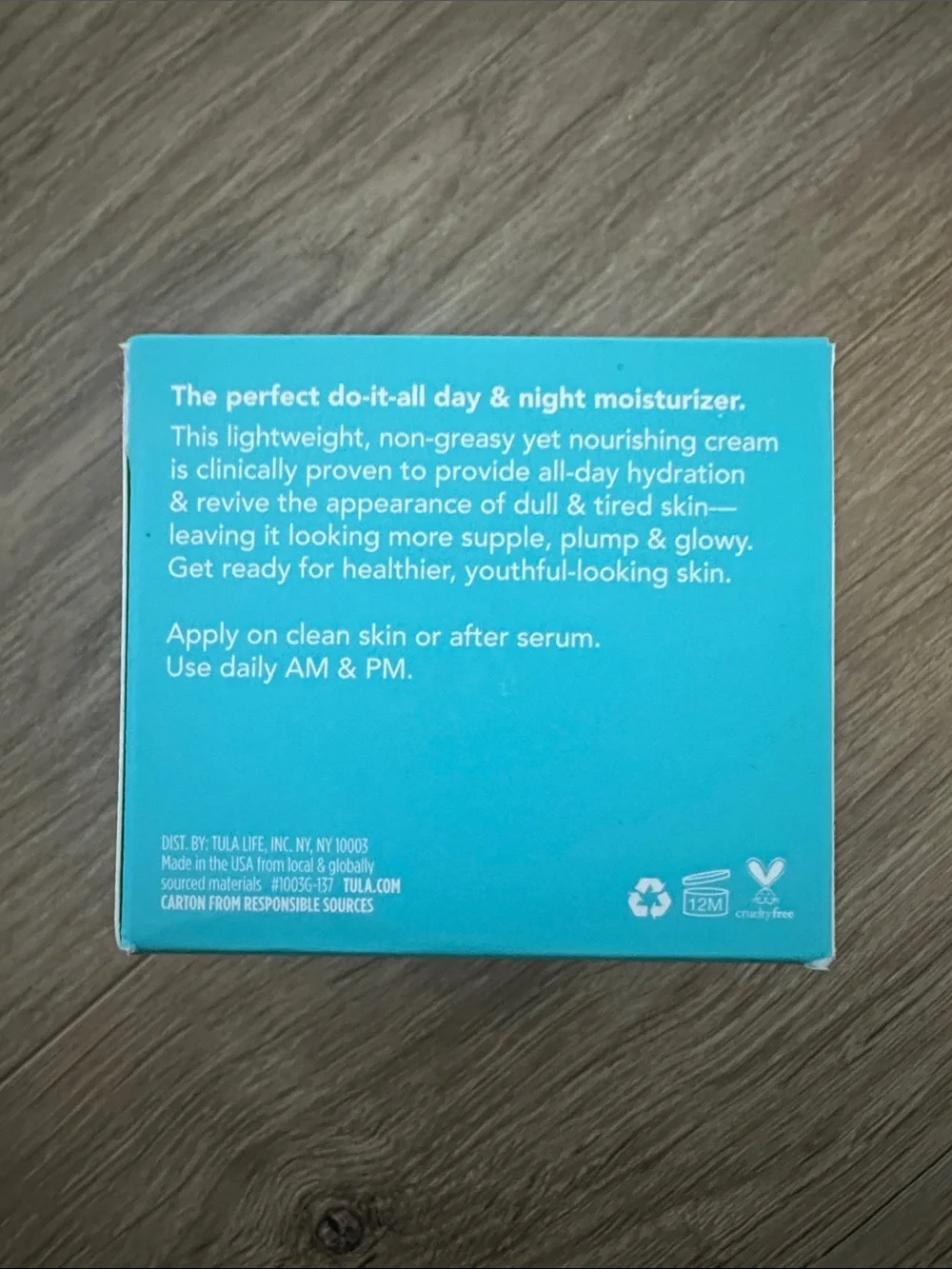 24-7 Moisture Hydrating Day & Night Cream - Picture 4 of 4